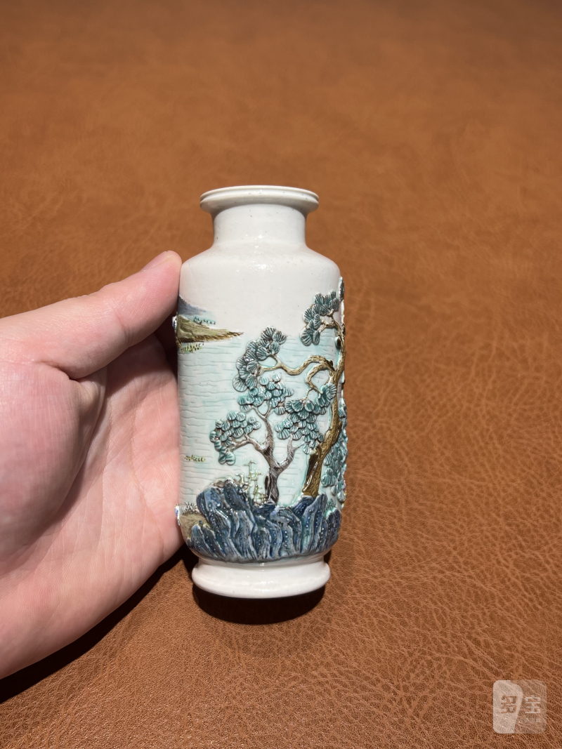 清乾隆 雕塑山水小棒槌瓶 - 图3